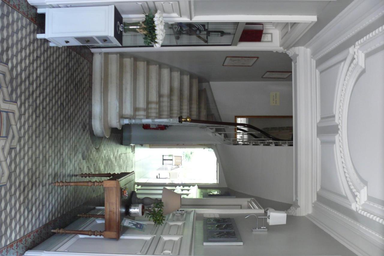Hotel Henri IV Coutras Kültér fotó
