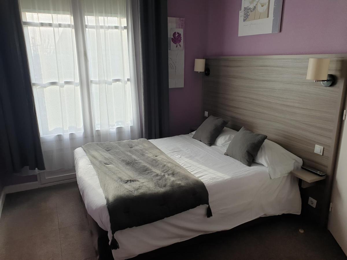 Hotel Henri IV Coutras Kültér fotó