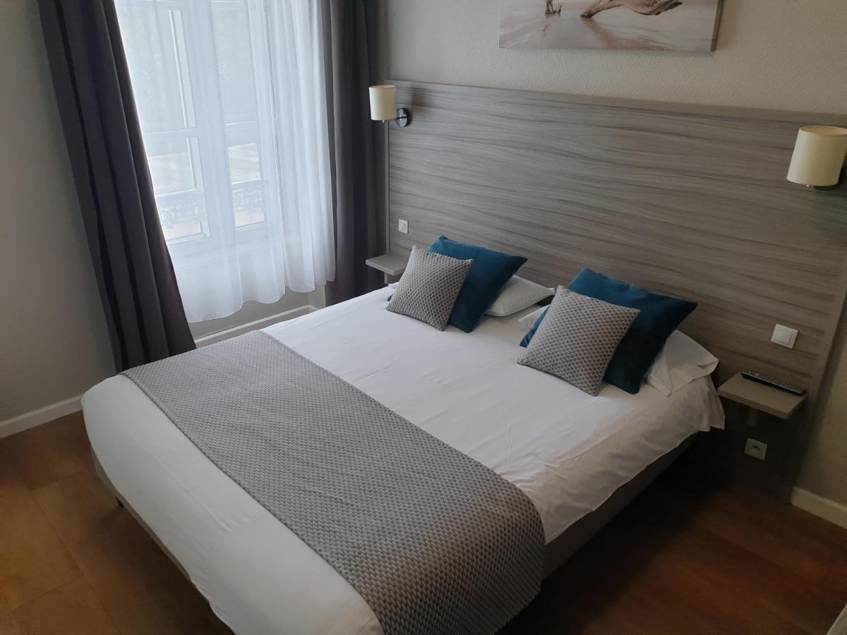 Hotel Henri IV Coutras Kültér fotó