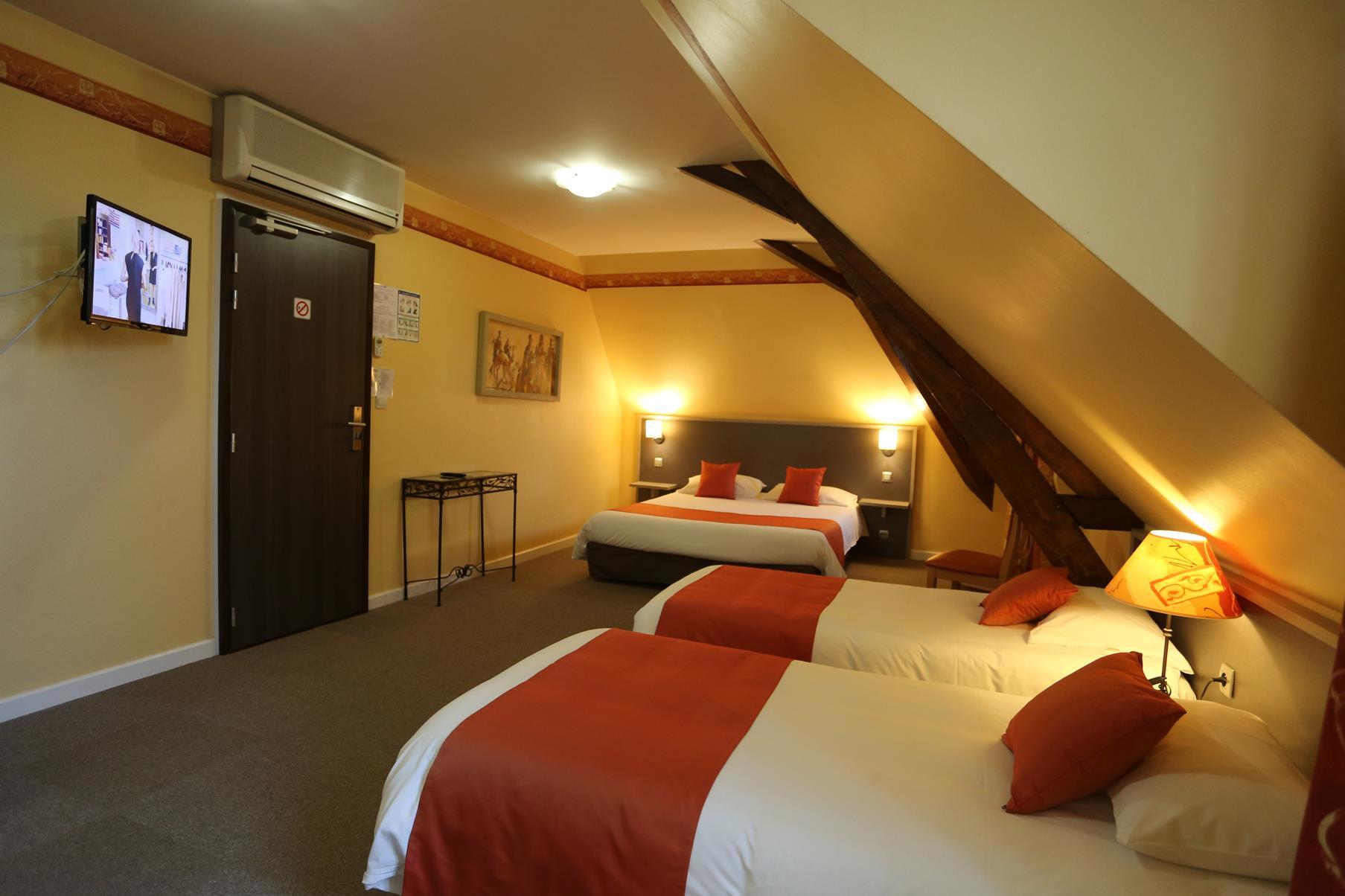 Hotel Henri IV Coutras Kültér fotó
