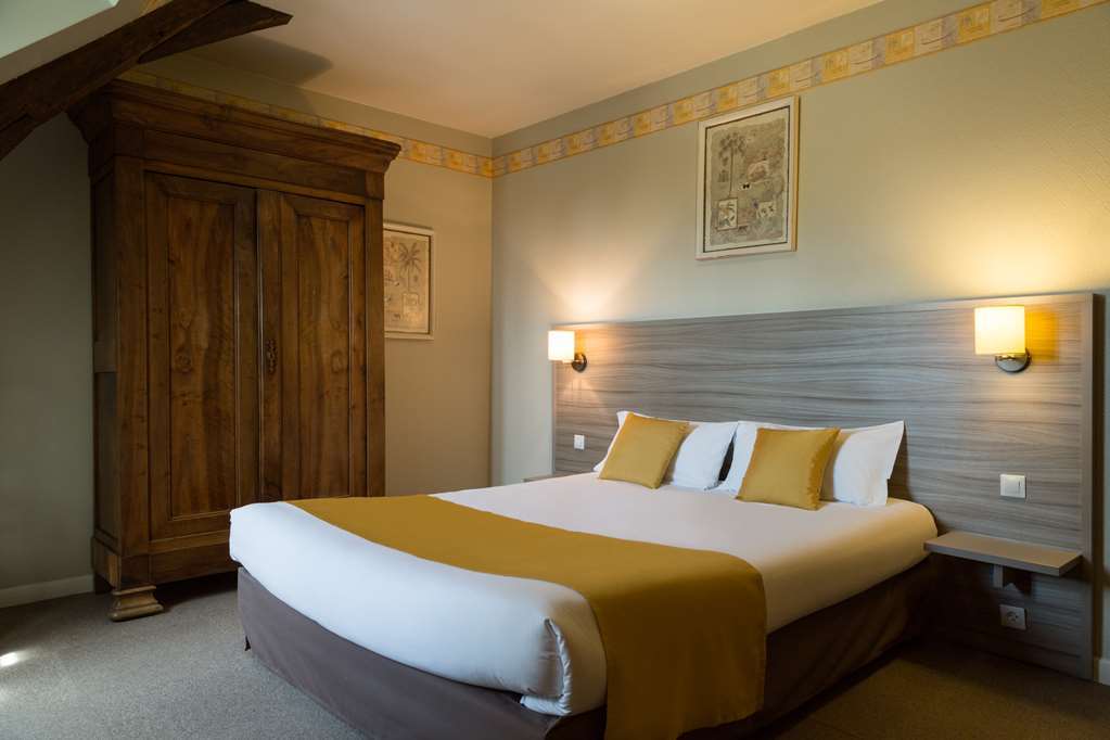 Hotel Henri IV Coutras Szoba fotó
